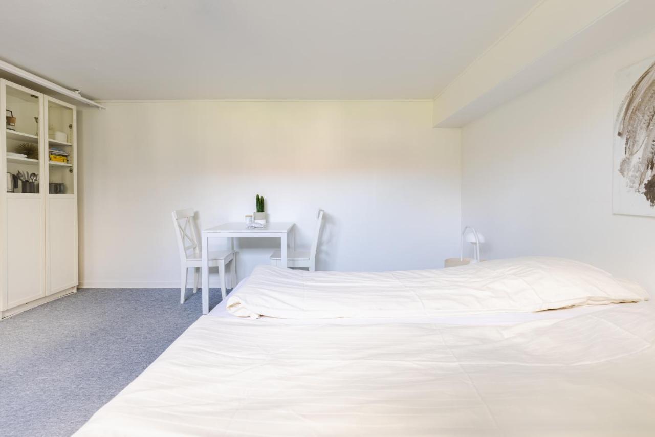 Vaerelse I Rolig Villakvarter, Central Beliggenhed Odense Exterior foto